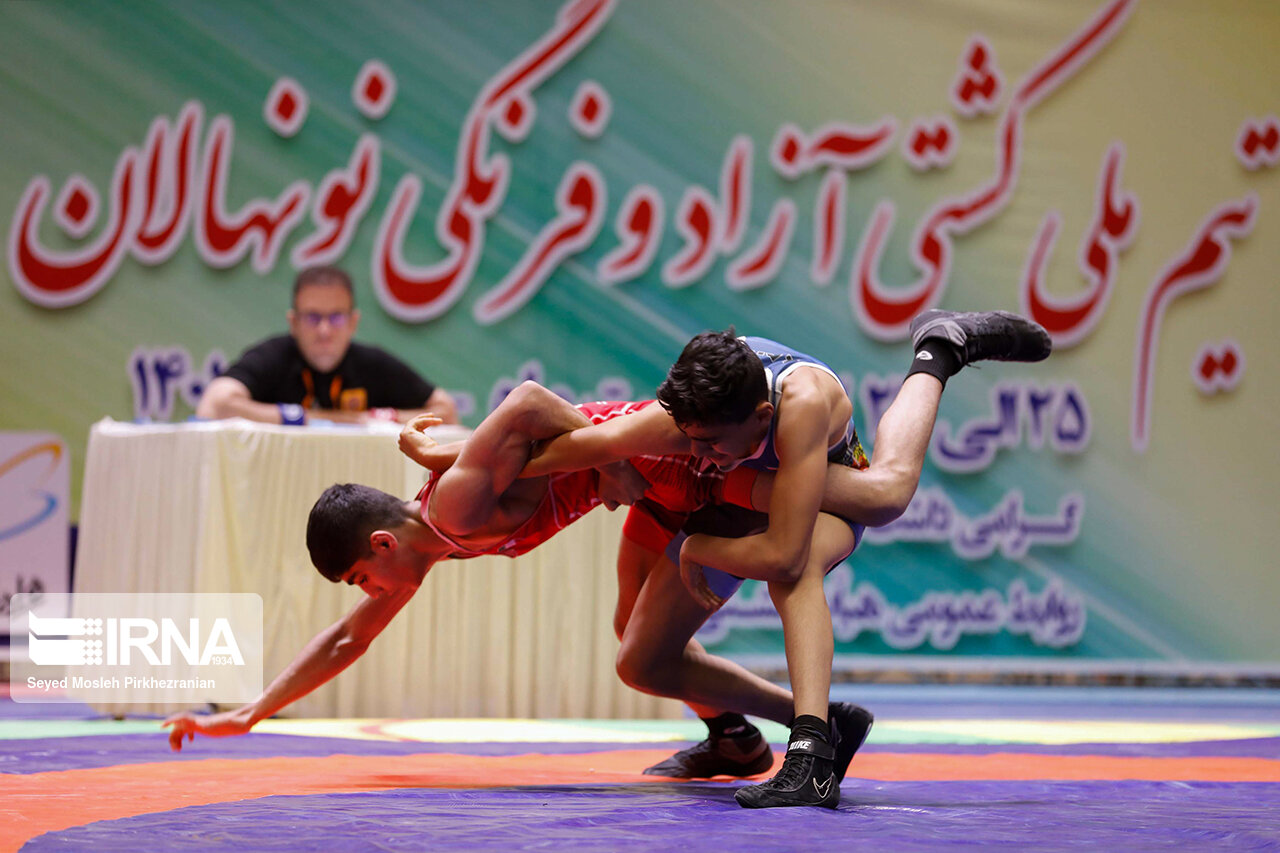 مسابقات کشتی نونهالان