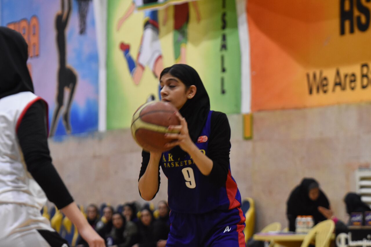 مسابقات گروه دوم بسکتبال بانوان کشور در آبادان آغاز شد