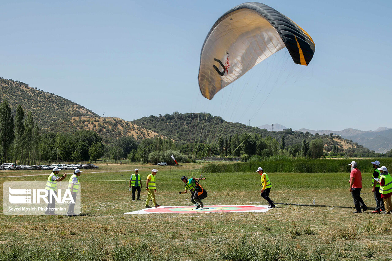 مسابقه  فرود دقت پاراگلایدر