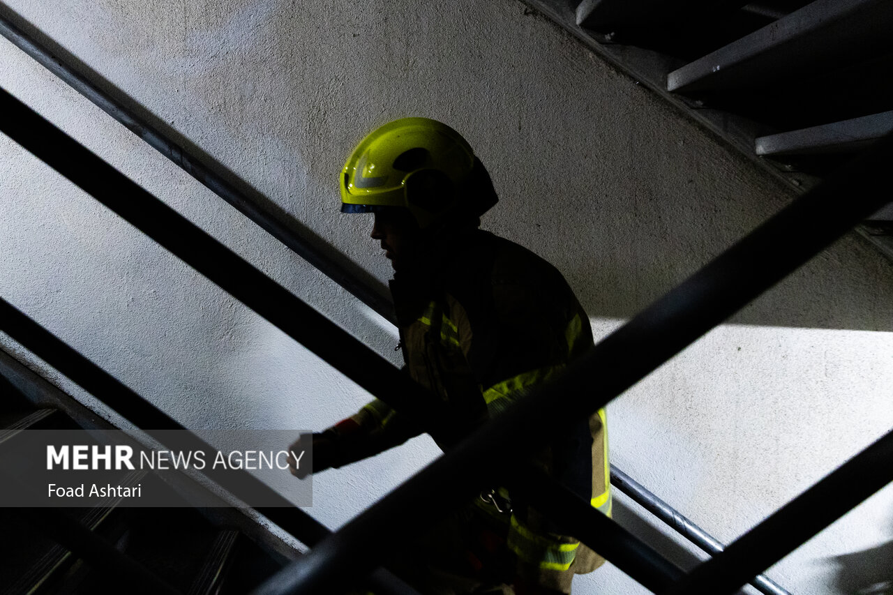 مسابقه پله‌نوردی آتش‌نشانان در برج میلاد