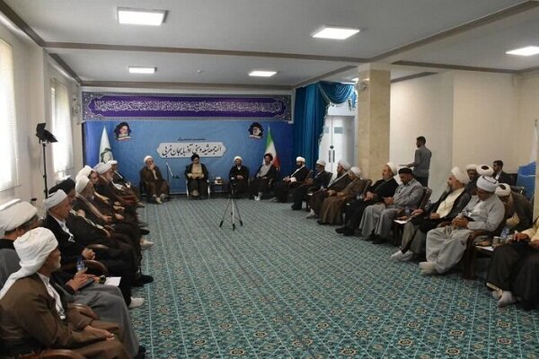 مشارکت مردم در انتخابات توطئه های دشمنان را خنثی می
کند