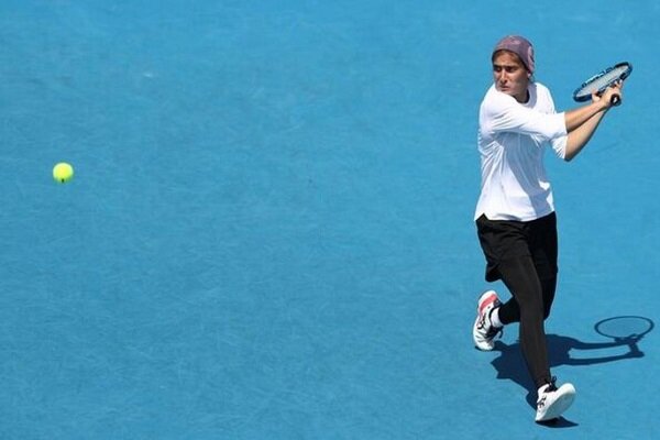 مشکاتالزهرا صفی از دور رقابتهای تنیس کنار رفت