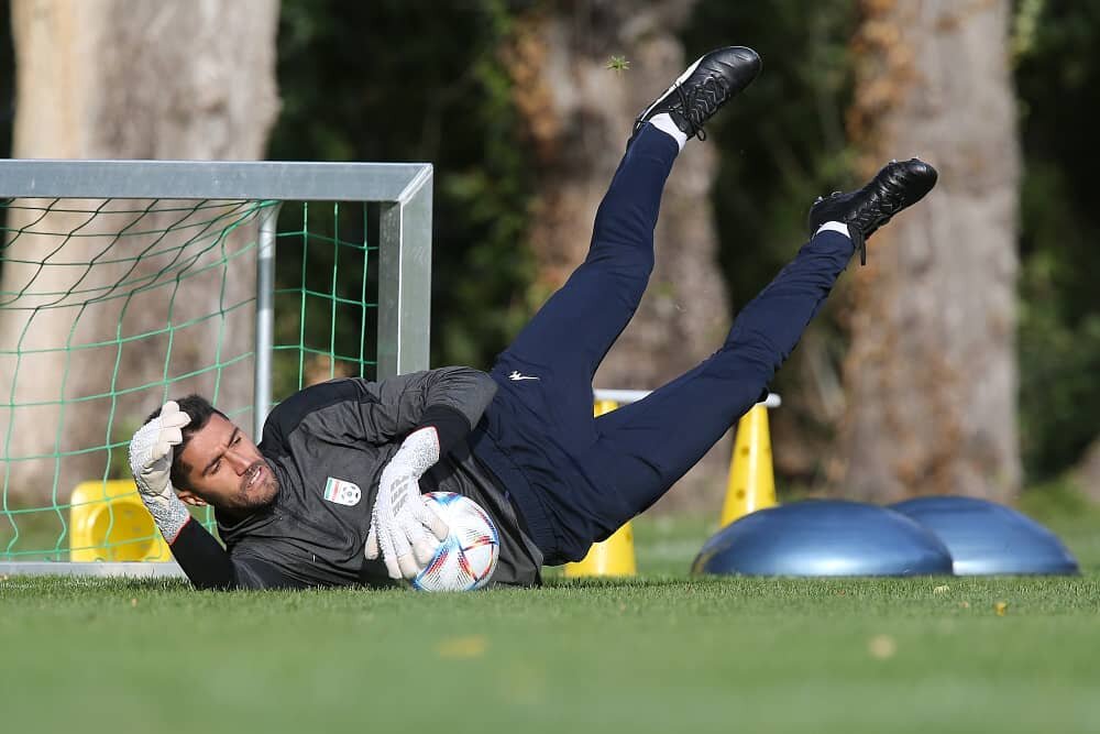 مصدومیت گلر استقلال جدی نیست/ نیک نفس به بازی نساجی نمی‌رسد