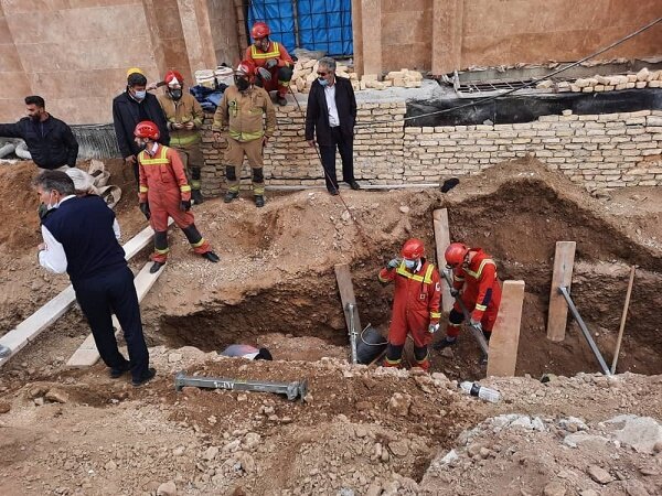 مصدومیت یک کارگر در پی حادثه ریزش کانال