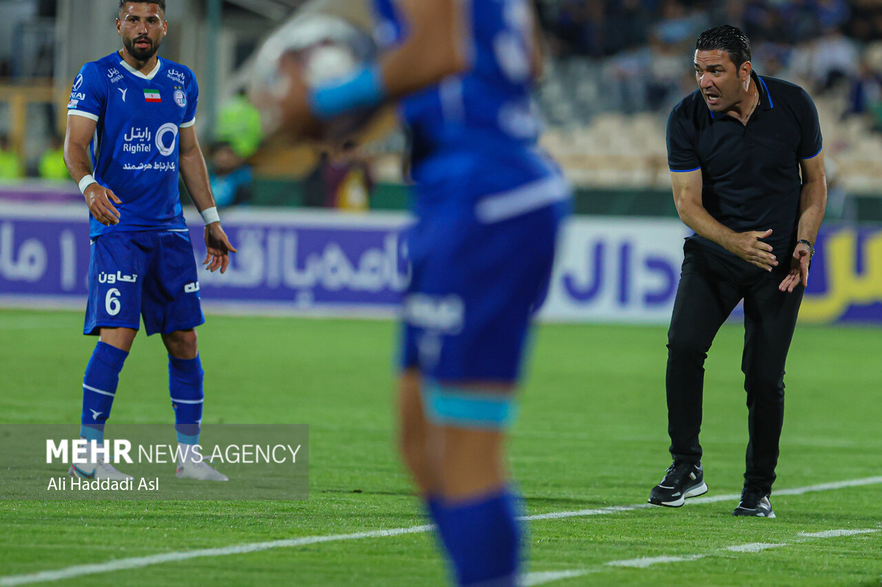 مطمئنم استقلال قهرمان میشود/ تیمی که باید شرمنده باشد ما
نیستیم