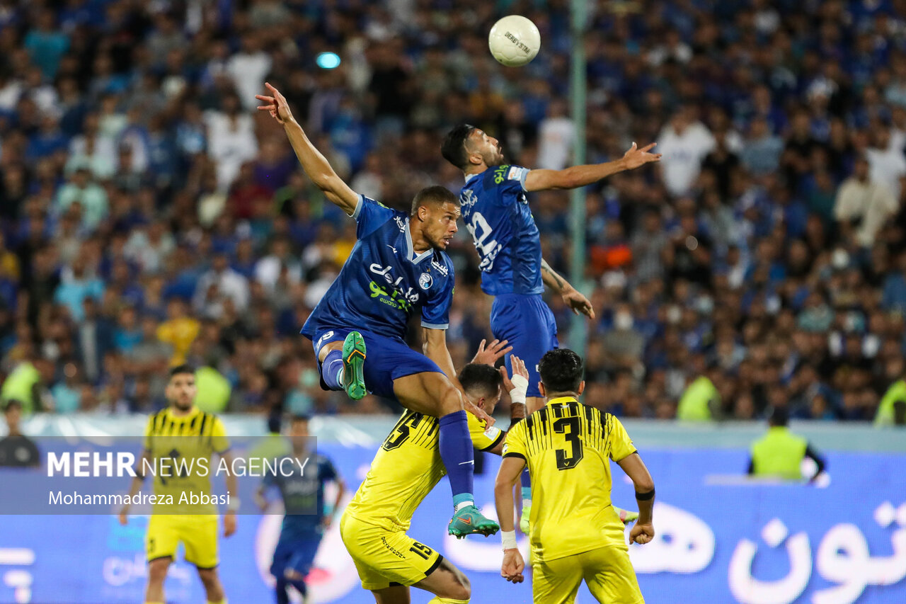 معادله سرمربی استقلال پیچیده شد/ حضور سرمربی داخلی منتفی میشود؟