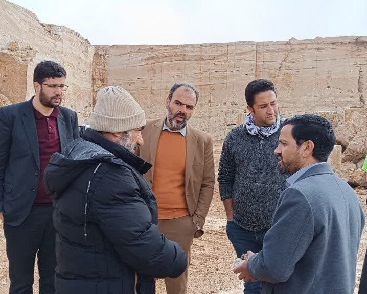 معادن برای تحقق حقوق عامه و مسئولیتهای اجتماعی اقدام کنند