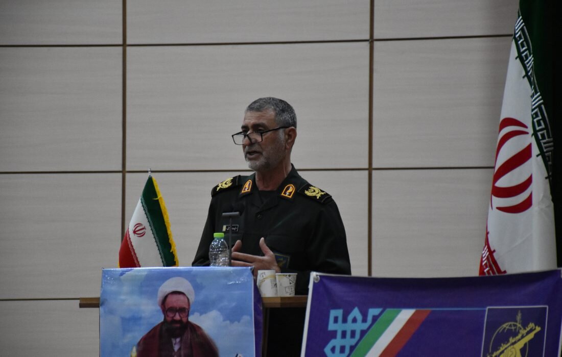 معلمان ابعاد جنگ ترکیبی را برای دانشآموزان تبیین کنند