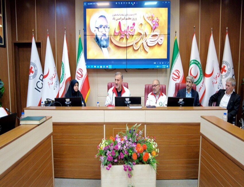 معلمان با قلمشان در راه خیر گام بر می‌دارند