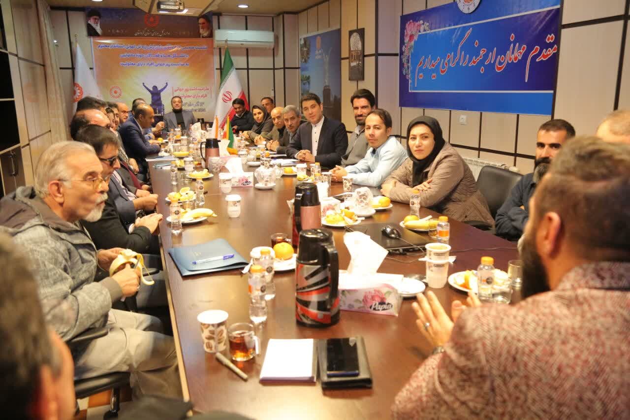 معلولان دغدغههای خود را با استاندار کردستان در میان گذاشتند