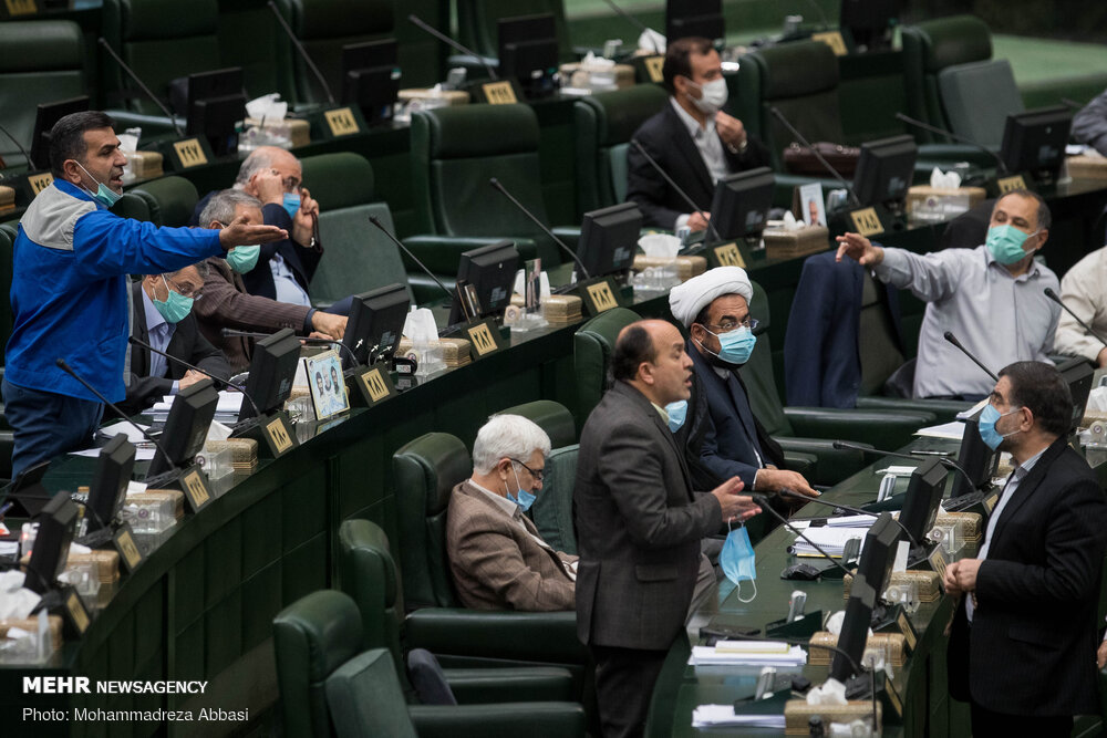 مقصران تأخیر در پرداخت حقوق فرهنگیان