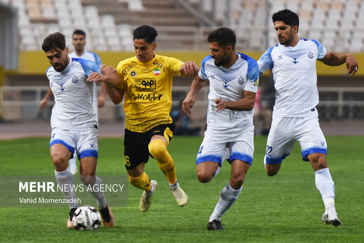 ملوان به دنبال رسیدن به استقلال/جدال فولاد و آلومینیوم درخوزستان