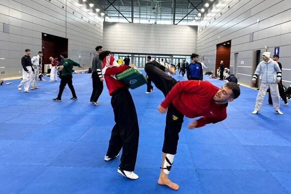 ملی‌پوشان ایران در کنار روس‌ها تمرین کردند/ برخورداری معافشد!