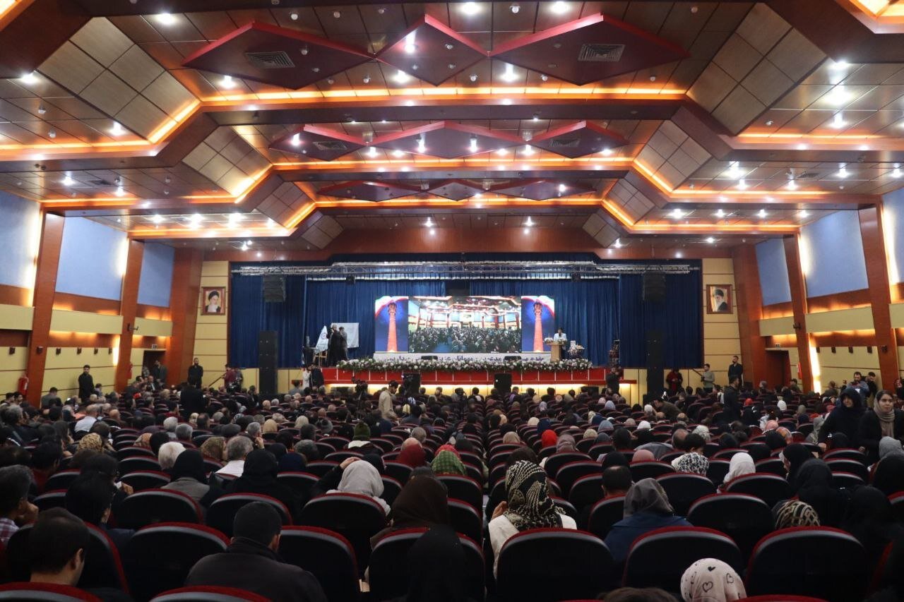 مناره مسجد جامع سمنان راوی هزار سال فرهنگ و هنر مردم ایران است