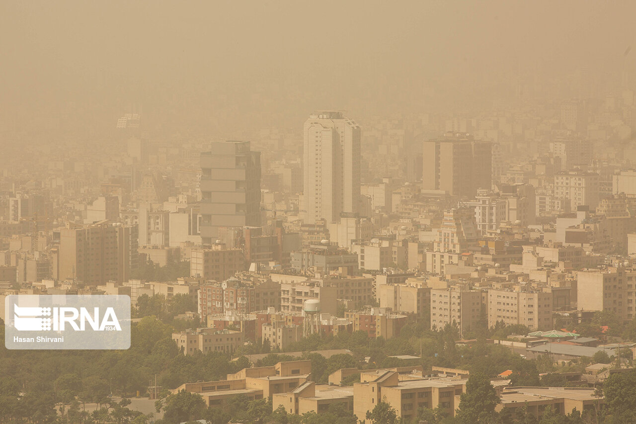 منشأ گرد و غبار امروز پایتخت از سمت استان البرز است/ وقوع طوفان با سرعت ۸۰ کیلومتر