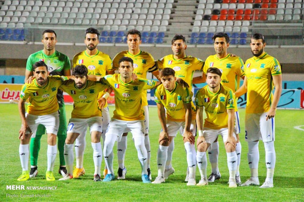 منصوریان دستیاران خود را معرفی کرد