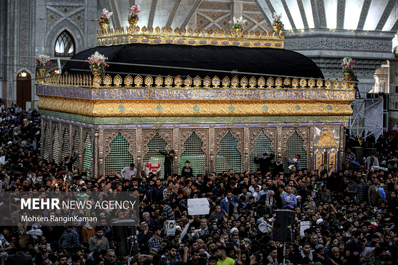 منطقه ۲ میزبان زائران ارتحال امام (ره) شد