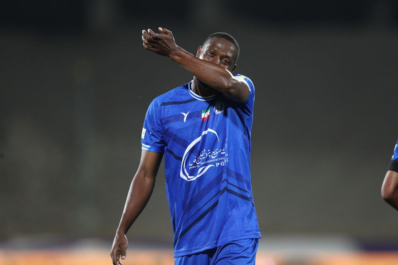 مهاجم استقلال به النجمه لبنان پیوست