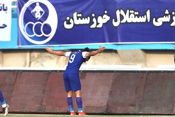 مهاجم استقلال در آستانه پرسپولیسی شدن/جلسه سرنوشت ساز روز سه‌شنبه