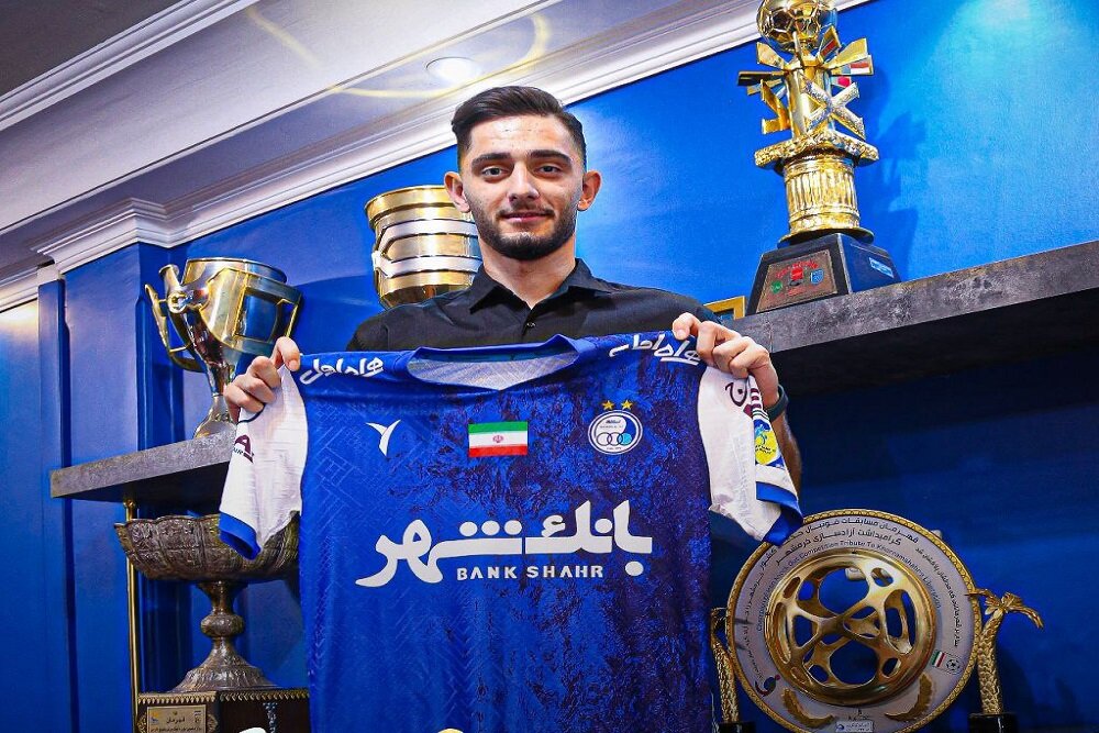 مهاجم سابق تیم فوتبال پرسپولیس به استقلال پیوست