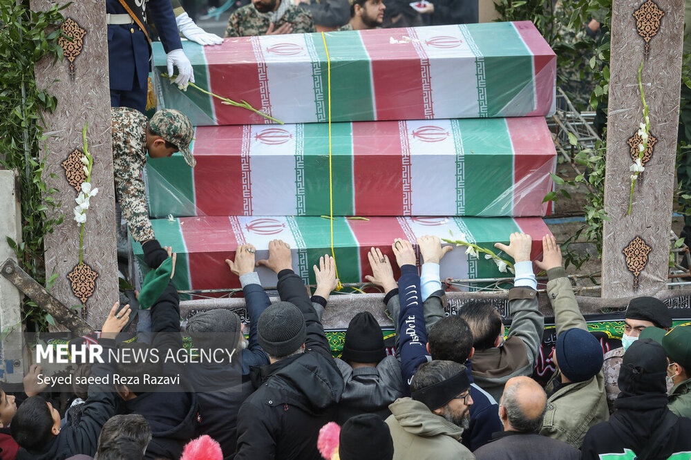 مهمانی شهدای گمنام در خیابانهای تهران