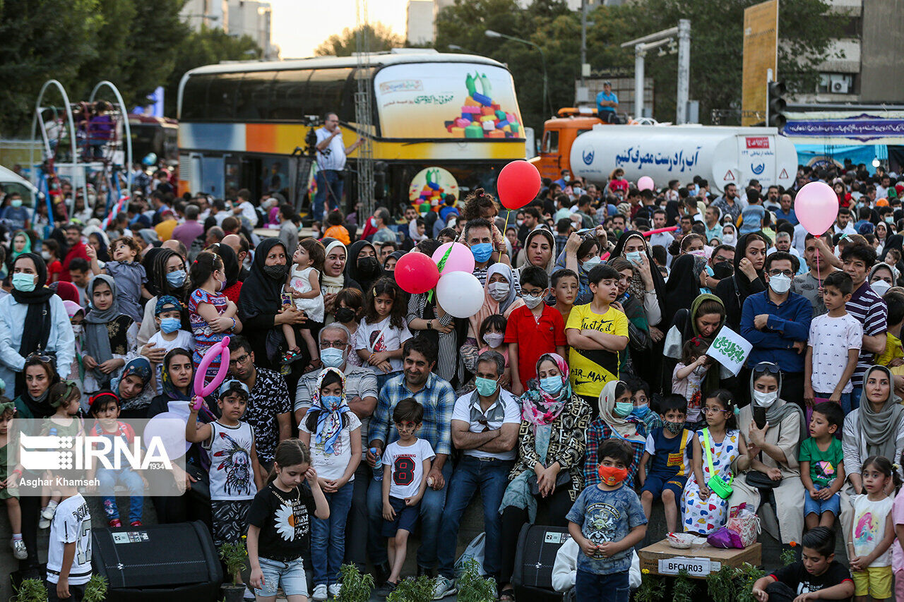 مهمانی ۱۰ کیلومتری با هزینه مردم انجام شد/هشدار عضو شورا به خرید طرحهای مشارکتی شهرداری و پیمانکاران