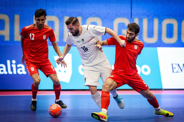 موافقت هیات رئیسه با پیشنهاد مالی شمسایی/یک اردوی تیم فوتسال سوخت