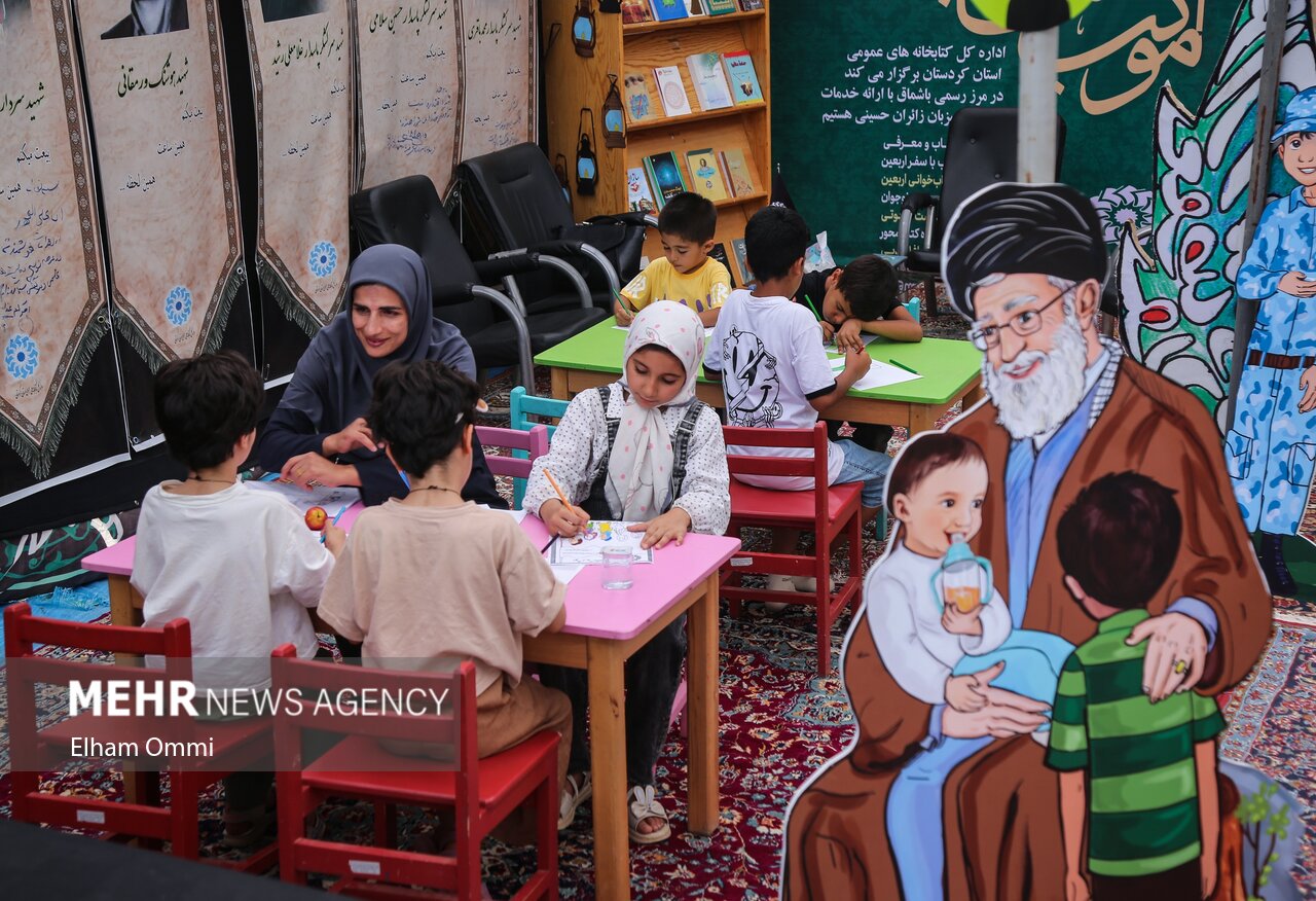 موکب کتاب حسینی مهیای خدمت به زائران اربعین حسینی