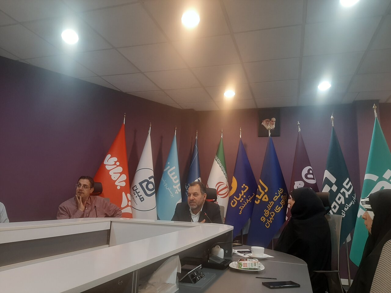 میتوانیم چالش حجاب را با برخورد عقلانی پشت سربگذاریم