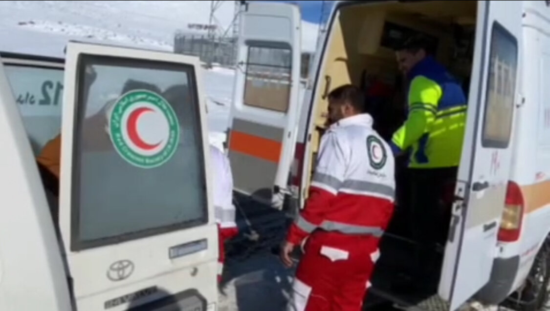 نجات جان مادر باردار با اقدام به‌موقع نجاتگران هلال‌ احمر شاهین‌دژ