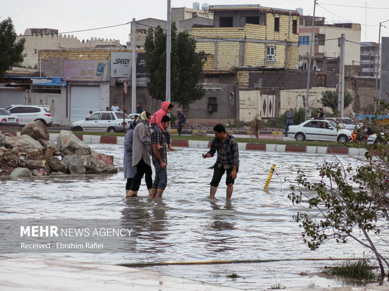 نجات ۱۲۰ نفر از سیلاب/امدادرسانی در ۴۰ شهرستان ادامه دارد