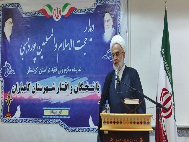 نخبگان با مطالبهگری مسوولان را برای حل مشکلات یاری دهند