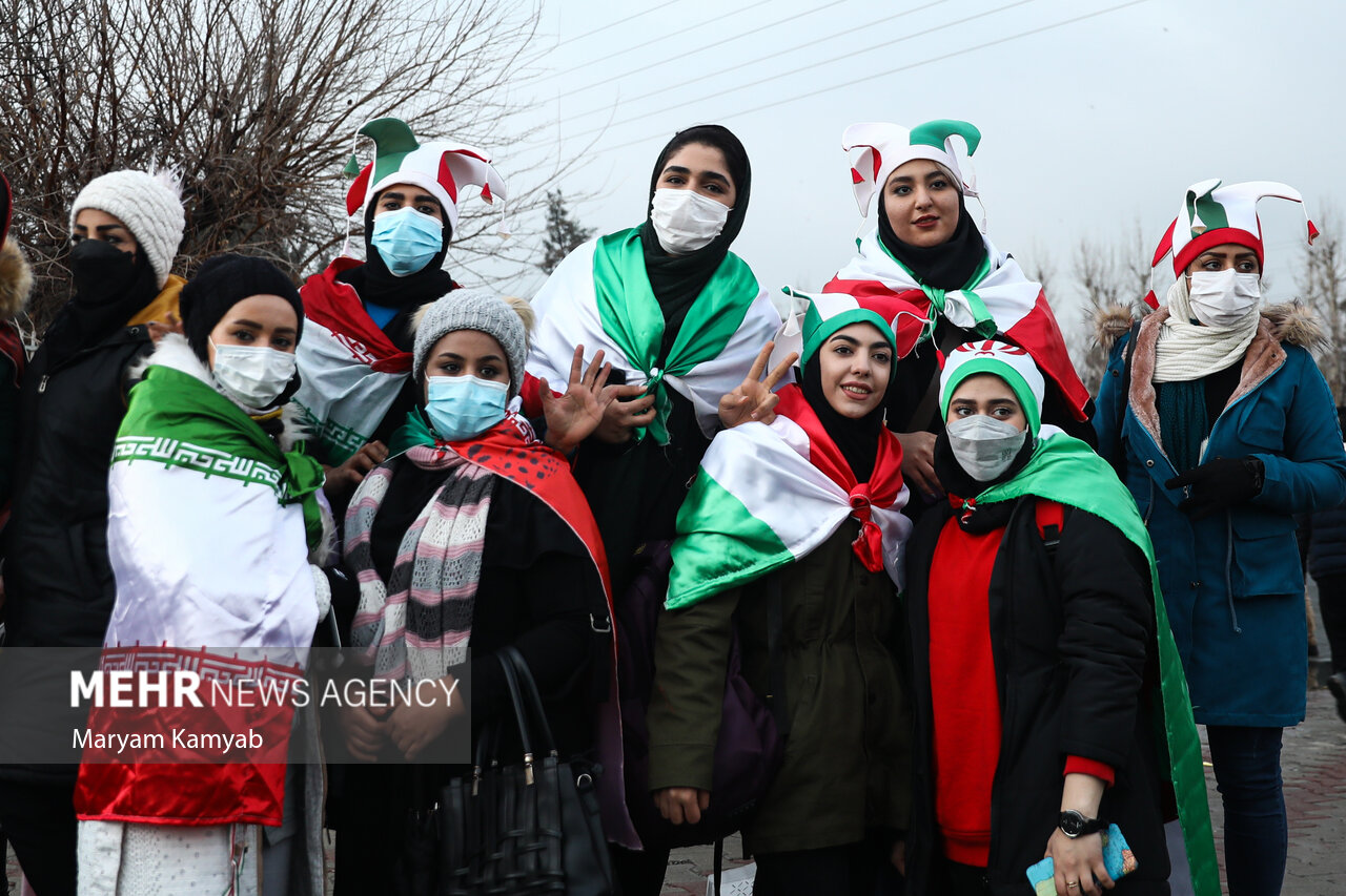 نخستین حضور بانوان در ورزشگاه آزادی/ شرط ادامه حضور در ورزشگاهها