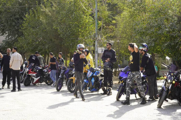 نخستین همایش موتورسیکلت‌های سنگین در منطقه ۱۰ تهران برگزار شد