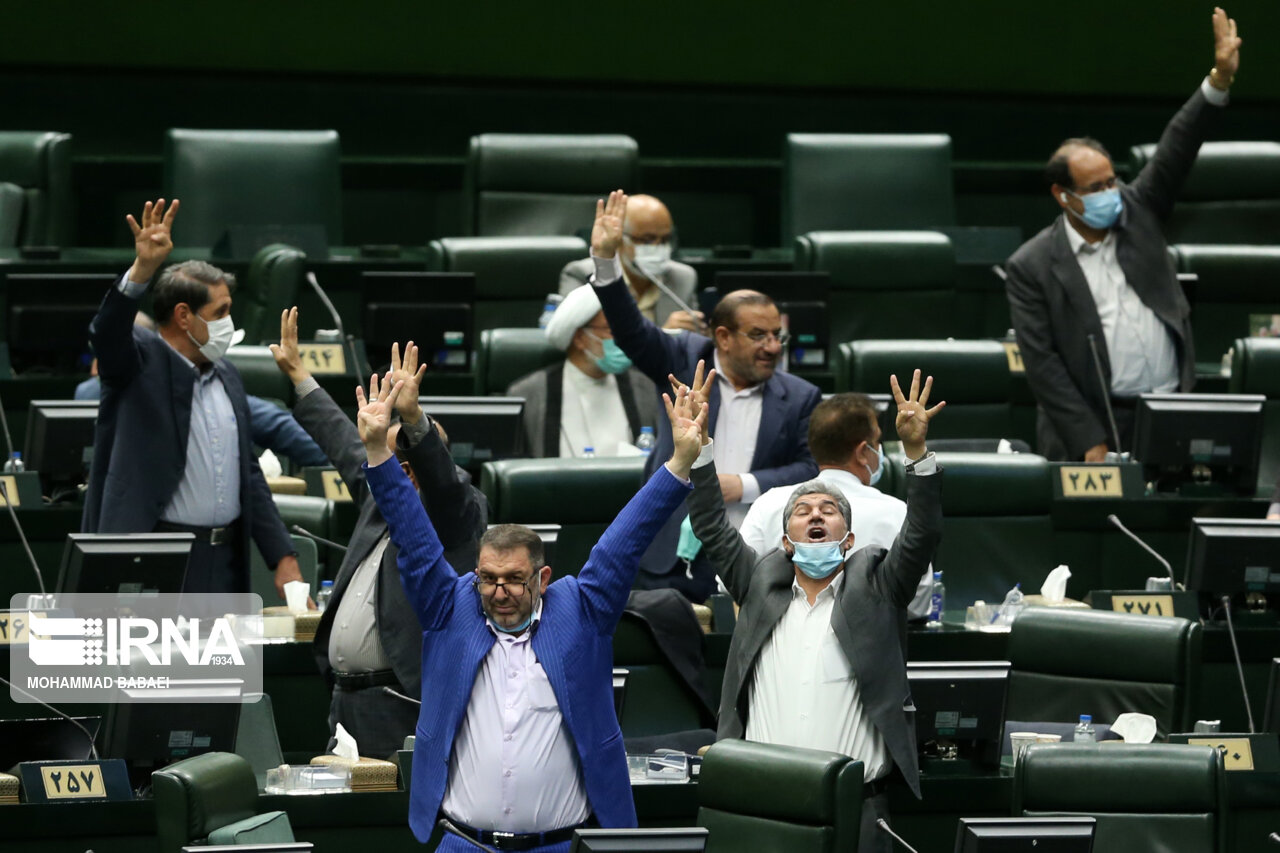 نرخ حقوق گمرکی کالاهای اساسی، دارو و نهاده های دامی یک درصد تعیین شد