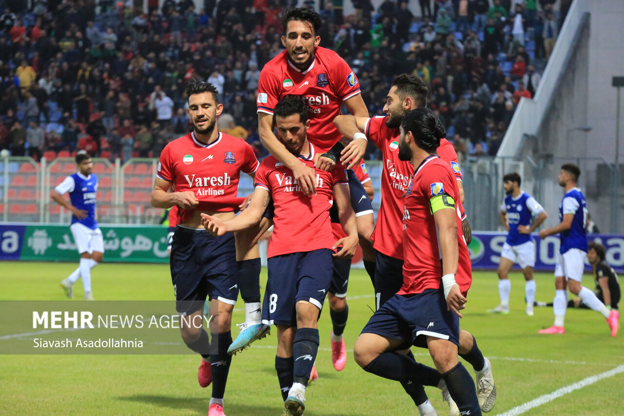 نساجی به دنبال جذب دو وینگر جوان در نیم فصل