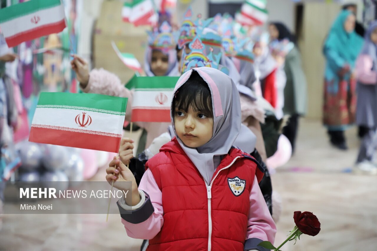 نشاط دانش‌آموزان در صبحگاه مدرسه شهید سلیمانی مهاباد
