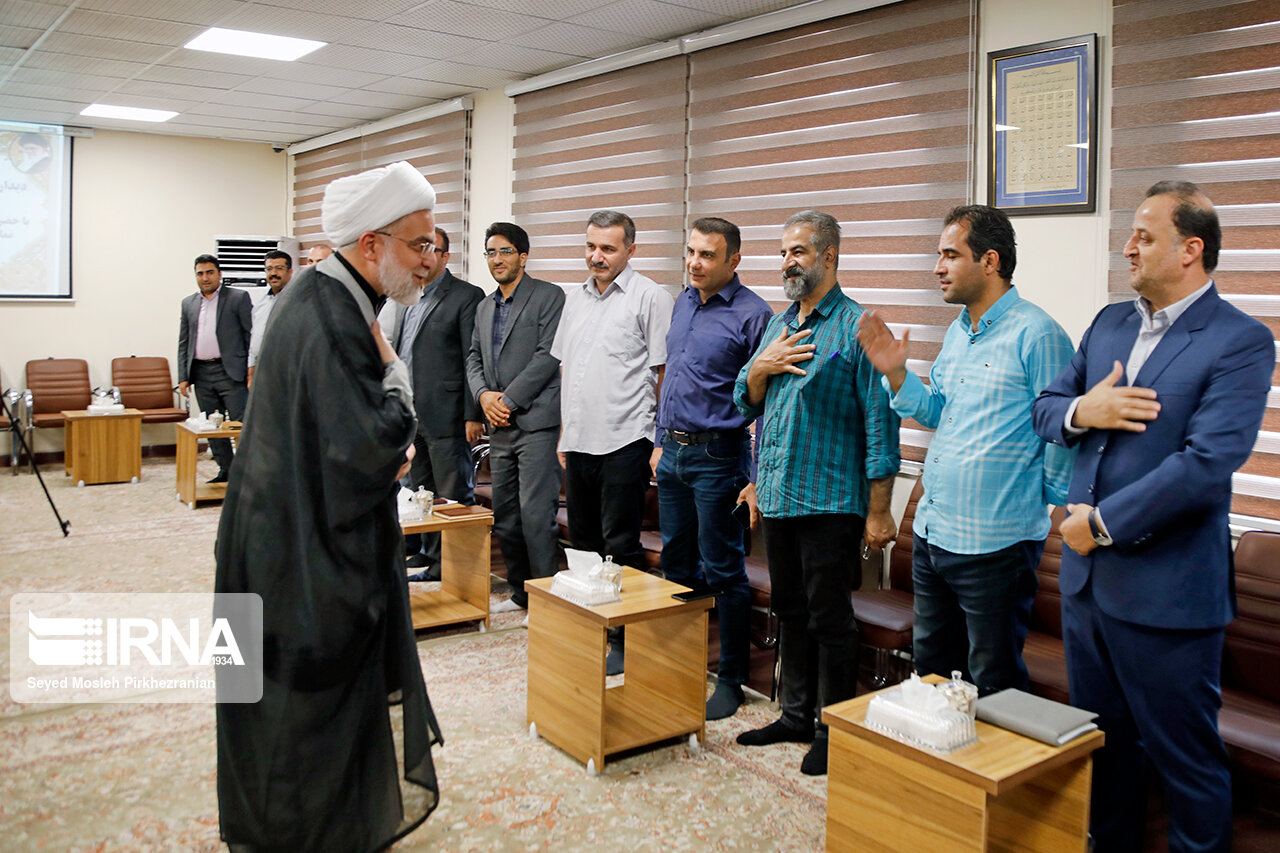 نشست اصحاب رسانه با نماینده ولی فقیه در کردستان