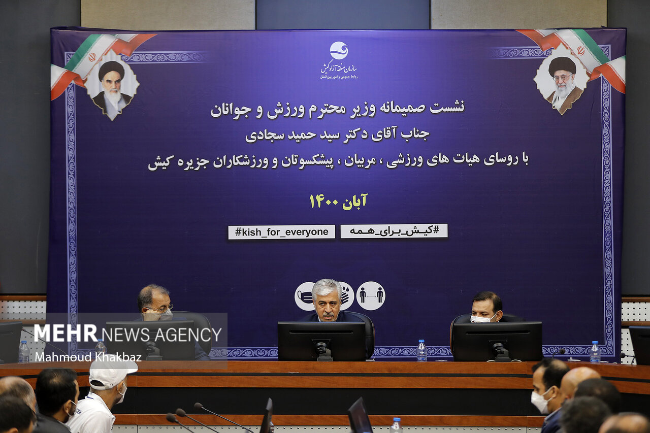 نشست صمیمانه وزیر ورزش و جوانان با ورزشکاران در جزیره کیش