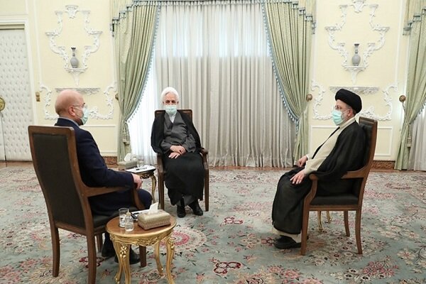 نشست هفتگی سران قوا به میزبانی رئیس قوه قضائیه برگزار شد