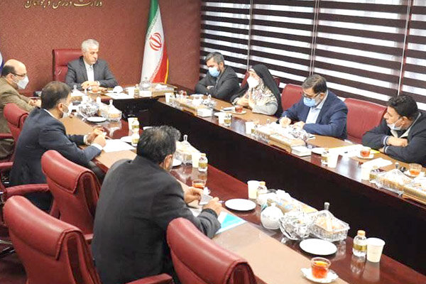 نشست هم اندیشی مدیران استقلال و پرسپولیس با وزیر ورزش برگزار شد