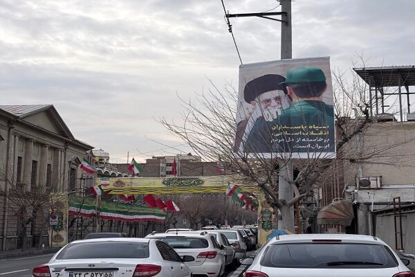نصب بنر توسط شهرداری منطقه ۱۱ مقابل سفارتخانههای فرانسه و ایتالیا