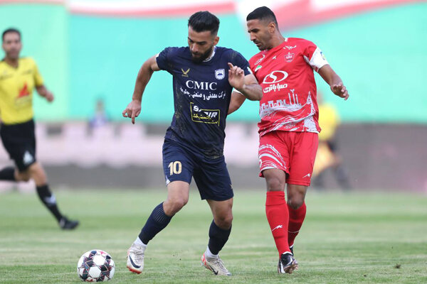 نظر کارشناس داوری در مورد صحنههای مشکوک بازی پرسپولیس – چادرملو