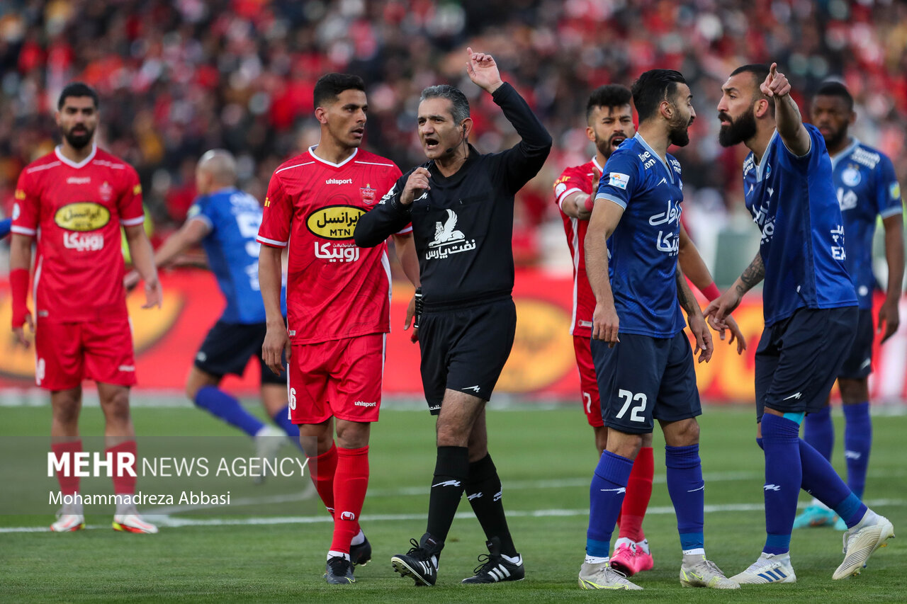 نظر کارشناس داوری در مورد صحنههای مشکوک دیدار استقلال و پرسپولیس