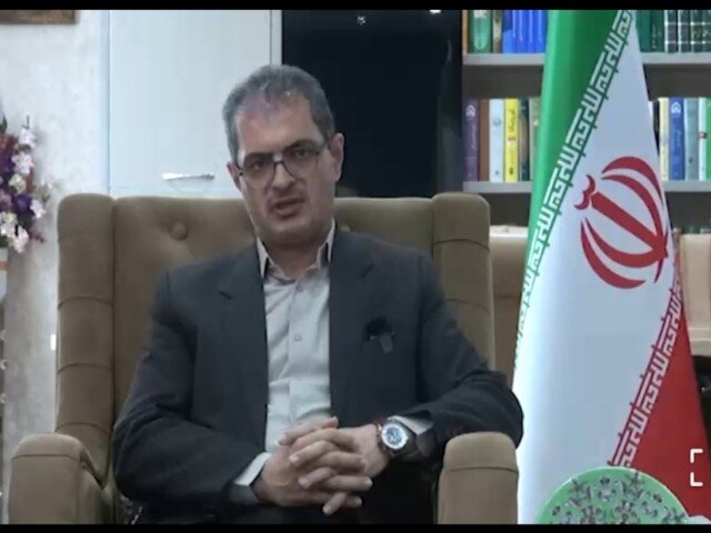 نقش معلمان در توسعه و پیشرفت کردستان حیاتی است