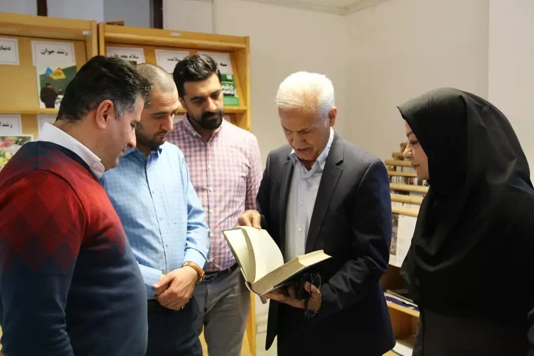 نقش کتابخانههای عمومی در ارتقای فرهنگی جامعه بسیار اثرگذاراست