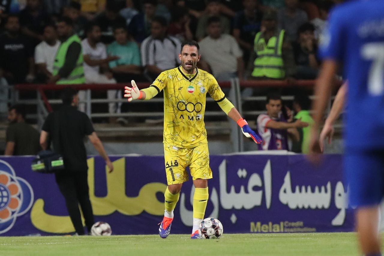 نقطه ضعف دروازه‌بان اسپانیایی استقلال؛ ۳ گل مشابه در ۲ بازی