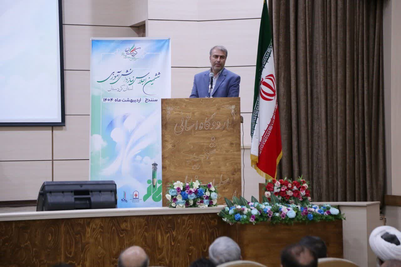 نماز نسخه الهی برای آرامش دانش‌آموزان است