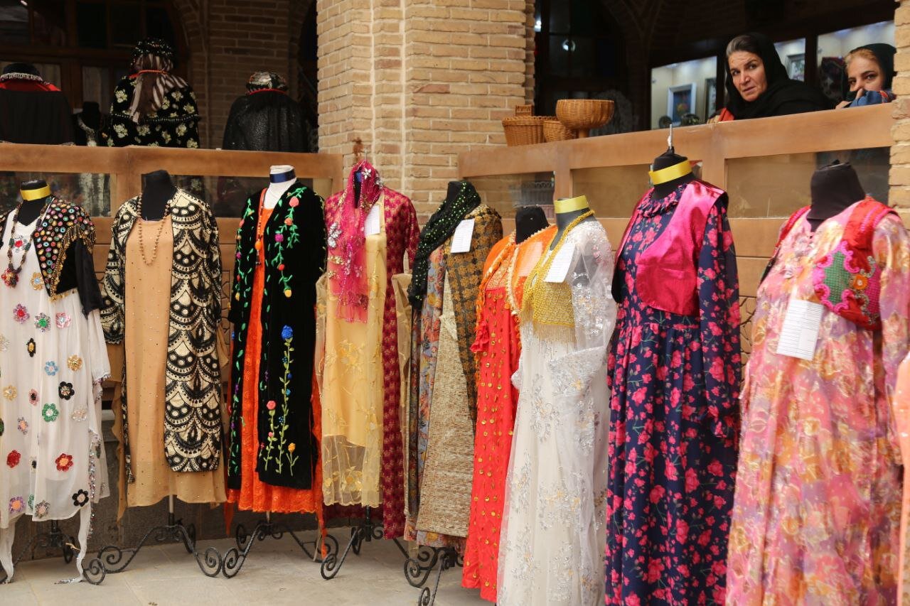 نمایشگاه « از گذشته تا امروز» در سنندج برپا شد