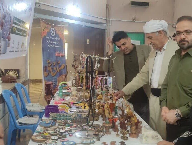 نمایشگاه صنایع دستی بهزیستی سقز گشایش یافت
